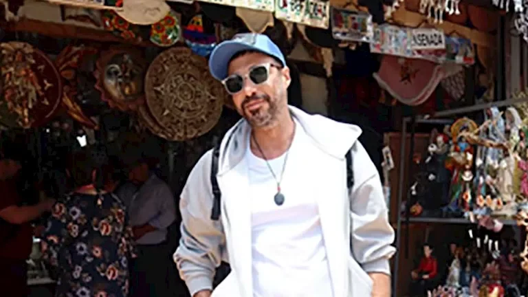 أحمد السعدني يشارك صوراً جديدة بعدسة مايان السيد وتعليقها عليها