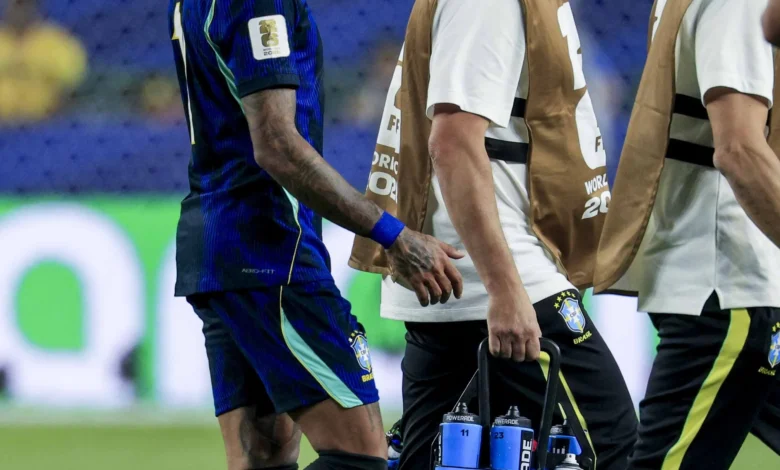 أزمة مالية تعرقل مسيرة رافينيا مع المنتخب البرازيلي