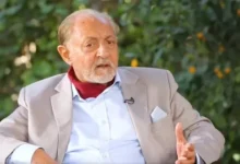 "أشرف زكي ينعي عبدالعزيز مخيون بكلمات مؤثرة"