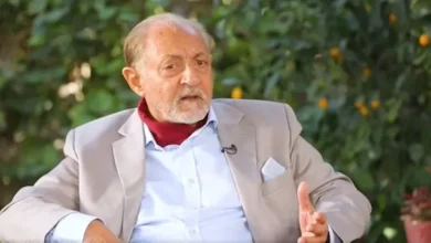 "أشرف زكي ينعي عبدالعزيز مخيون بكلمات مؤثرة"
