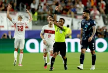 ألميرون يتعرض للطرد التاريخي بسبب تغطية الفم