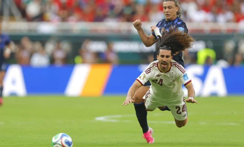 إسبانيا تواصل زحفها في المونديال بعد انتصارها على أوروغواي