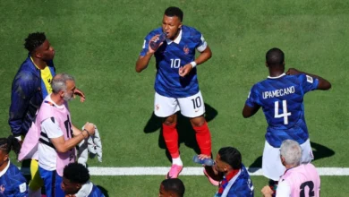 اتهامات بتغيير نتائج المونديال تثير جدلاً بين «يويفا» و«فيفا» حول «استراحة الماء»