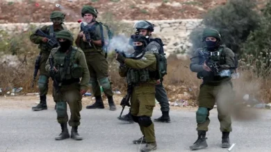 استشهاد فلسطينيين، من بينهم طفل، برصاص الاحتلال في الخليل
