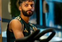 الأخضر يستأنف تدريباته في أوستن