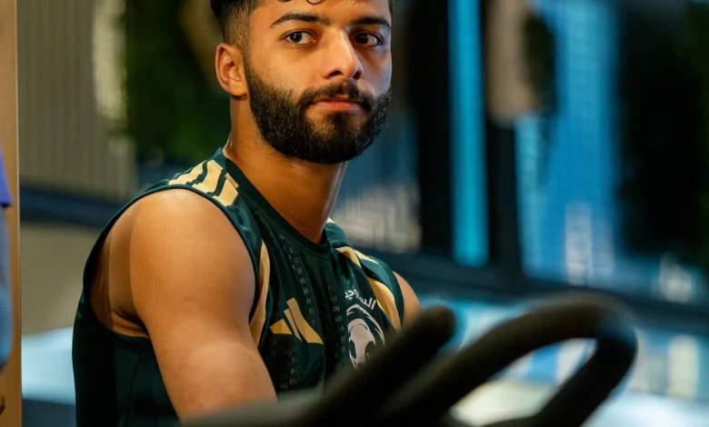الأخضر يستأنف تدريباته في أوستن