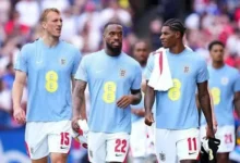 الأزمات تتوالى على منتخب إنجلترا: زلزال وإعصار وسرقة