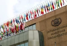 الأمم المتحدة تضع خطة لإجلاء آلاف البحارة المحاصرين في مضيق هرمز