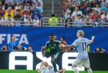 الحربي يتألق أمام الأوروغواي