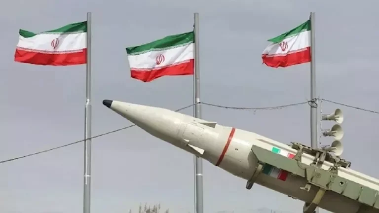 الحرس الثوري الإيراني يستهدف قواعد أمريكية في البحرين والكويت والأردن
