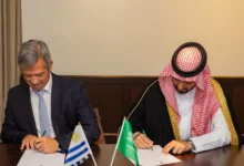 الفيصل يوقع مذكرة تفاهم مع الأوروغواي ويبدأ سريان نظام الرياضة