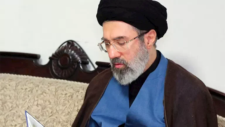 المرشد الإيراني يتحدث عن مذكرة التفاهم مع الولايات المتحدة في رسالة إلى الشعب. 1 المرشد الإيراني يتحدث عن مذكرة التفاهم مع الولايات المتحدة في رسالة إلى الشعب.