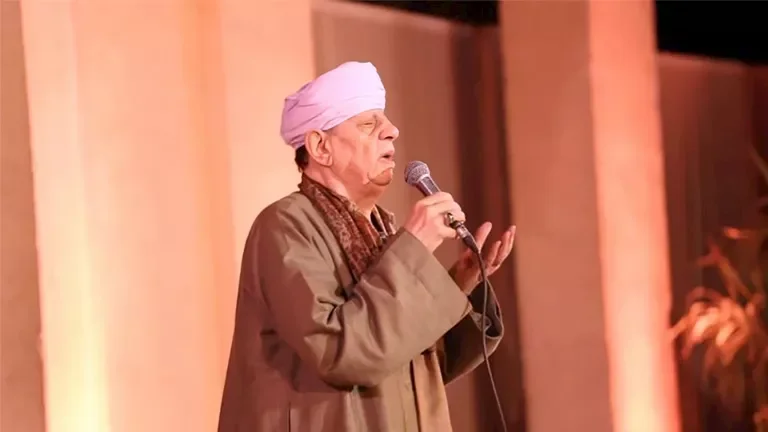المنشد الديني ياسين التهامي يدخل المستشفى إثر أزمة صحية مفاجئة