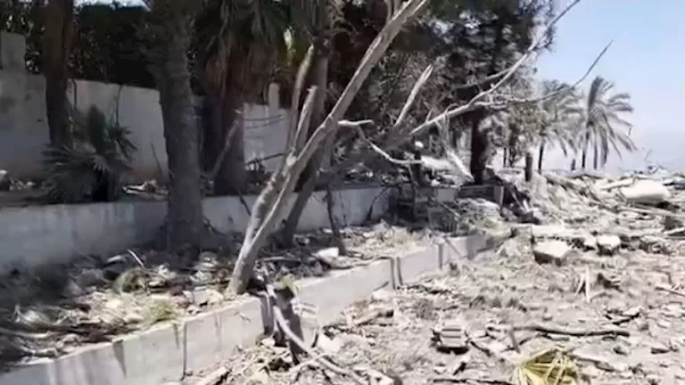 انهيار منزل صادق الصباح جراء غارة إسرائيلية على لبنان