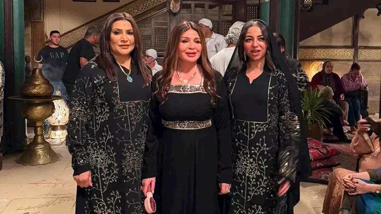 بدرية طلبة تستعرض كواليس فيلم "الحافي" مع إلهام شاهين وإلهام صفي الدين 1 بدرية طلبة تستعرض كواليس فيلم "الحافي" مع إلهام شاهين وإلهام صفي الدين
