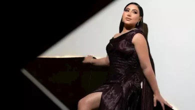 بوسي تتألق بفستان طويل وجريء في 15 صورة مبهرة