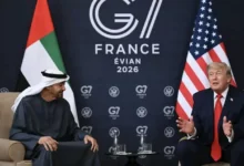 ترامب يمازح الرئيس الإماراتي خلال قمة في فرنسا