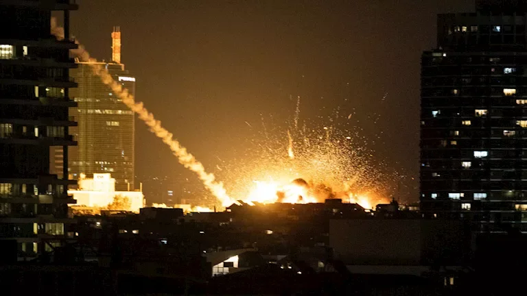 تصاعد التوترات بين إيران وإسرائيل: ماذا يجري في الساعات الأخيرة؟