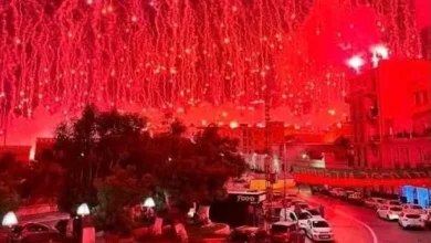 جماهير مولودية الجزائر تزين سماء العاصمة باللون الأحمر احتفالاً باللقب العاشر