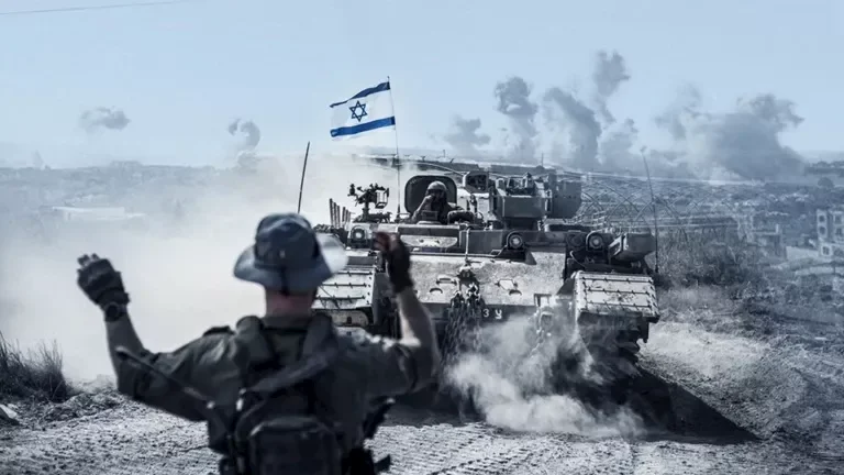 جيش الاحتلال يوجه إنذاراً لسكان مدينة صور اللبنانية بالإخلاء الفوري