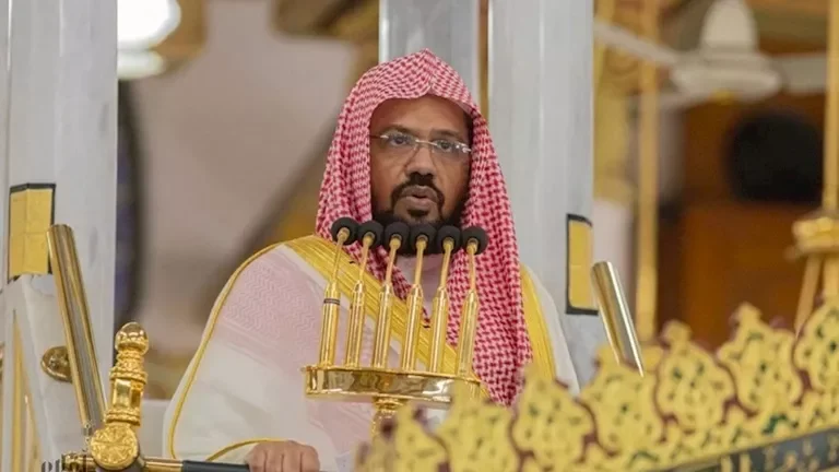 خطيب المسجد النبوي يؤكد: الدنيا متغيرة وزائلة ولا تدوم لأحد