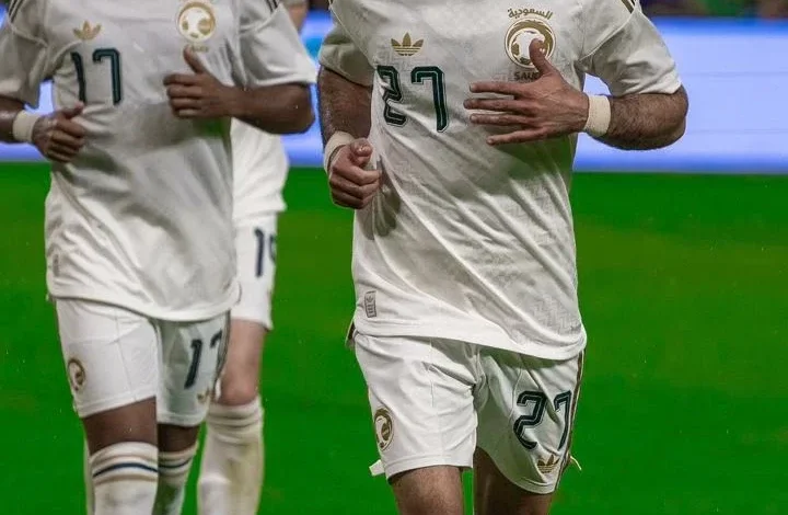 دونيس يحدد معالم المنتخب الوطني في مواجهة السنغال الودية