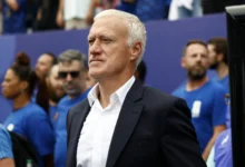 ديشان يعتذر عن قيادة منتخب فرنسا بعد وفاة والدته