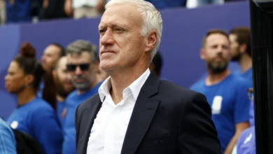 ديشان يعتذر عن قيادة منتخب فرنسا بعد وفاة والدته 7 ديشان يعتذر عن قيادة منتخب فرنسا بعد وفاة والدته