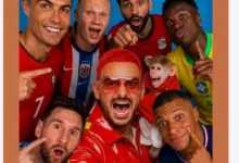 رامز جلال يشارك صورة مع ميسي ورونالدو وصلاح ويصفهم بـ "الأساطير"