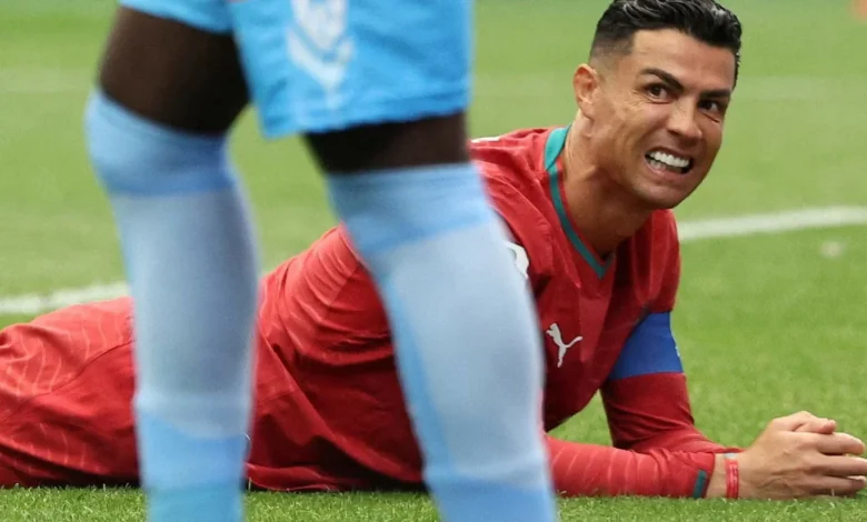 رونالدو يدعو البرتغاليين لرفع رؤوسهم بعد الخسارة أمام الكونغو