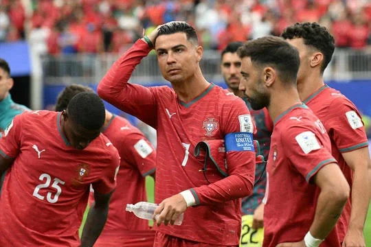 رونالدو يهدئ الأجواء المتوترة في البرتغال بكلمتين فقط 1 رونالدو يهدئ الأجواء المتوترة في البرتغال بكلمتين فقط