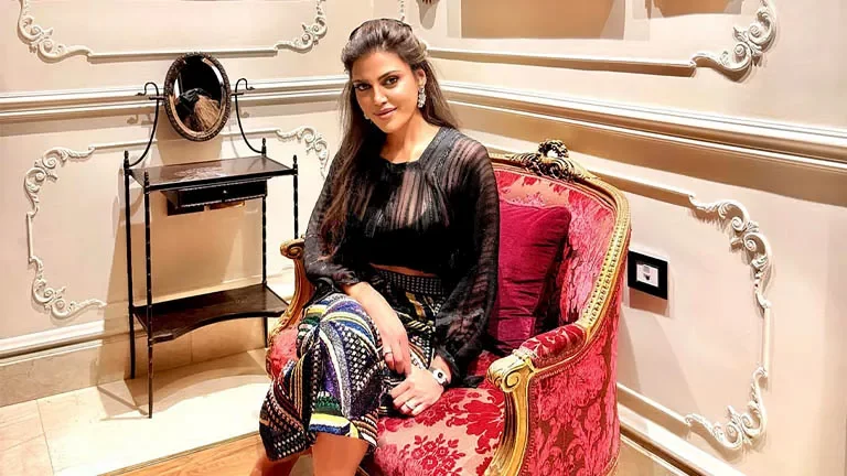 ريهام حجاج تتألق بالشيفون الأسود في أحدث إطلالة لها
