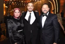 زوجة الفنان عصام السقا تظهر لأول مرة بالحجاب - صورة