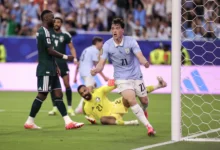 سر النجوم الأربع على قمصان الأوروغواي: فوز تاريخي بكأس العالم مرتين