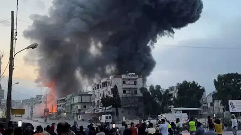 سفير إسرائيل في واشنطن يعلن عن تعليق جميع العمليات الهجومية في لبنان