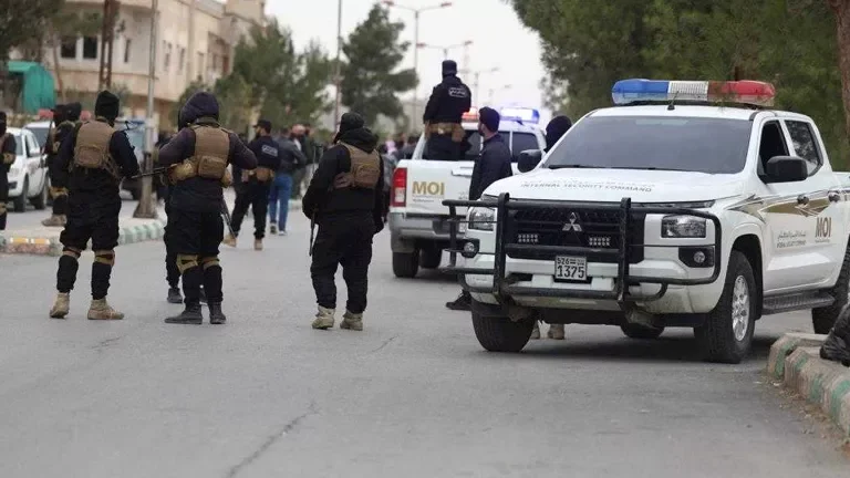 سوريا تعتقل ثلاثة أشخاص من عناصر النظام السابق في دير الزور