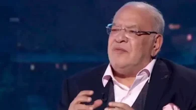 "صلاح عبدالله يدعو بالشفاء لعبدالعزيز مخيون بعد تصريحاته المؤثرة"