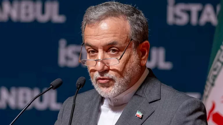 عراقجي يرد على القصف الأمريكي بنشر خريطة الخليج الفارسي