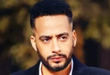 عصام السقا ينعى عبدالعزيز مخيون بكلمات مؤثرة تعكس عمق العلاقة بينهما