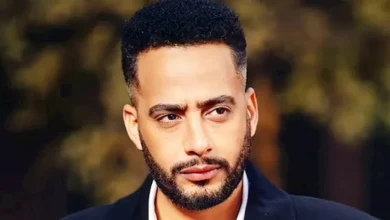 عصام السقا ينعى عبدالعزيز مخيون بكلمات مؤثرة تعكس عمق العلاقة بينهما