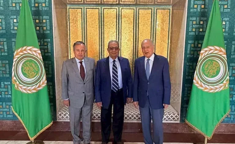 عمرو موسى: ثلاثة أجيال من الدبلوماسية المصرية تسهم في تعزيز العمل العربي