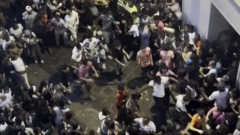 عيد الموسيقى في فرنسا يتحول إلى ليلة رعب بسبب اعتداءات جنسية وحوادث دهس