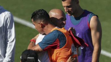 مارتينيز يقترب من الانضمام إلى النصر بفضل دعم رونالدو