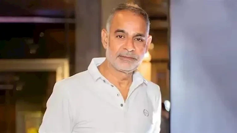 محمود البزاوي يدعم المنتخب الوطني بأسلوب احتفالات النجوم قبل انطلاق كأس العالم