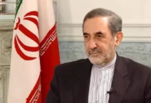مستشار المرشد الإيراني: محور المقاومة قادر على إغلاق مضيق باب المندب