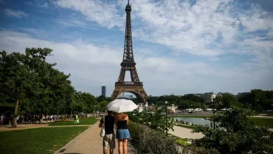 موجة حر تؤثر على أوروبا وتدفع لفرض قيود تشمل حظر الكحول وإغلاق مناطق المشجعين