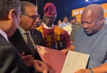 نائب وزير الخارجية يلتقي رئيس غانا لتسليم رسالة من السيسي