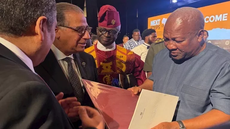 نائب وزير الخارجية يلتقي رئيس غانا لتسليم رسالة من السيسي 1 نائب وزير الخارجية يلتقي رئيس غانا لتسليم رسالة من السيسي