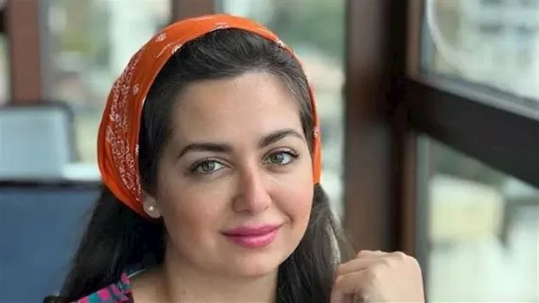 نجوم الفن يتضامنون مع هبة مجدي