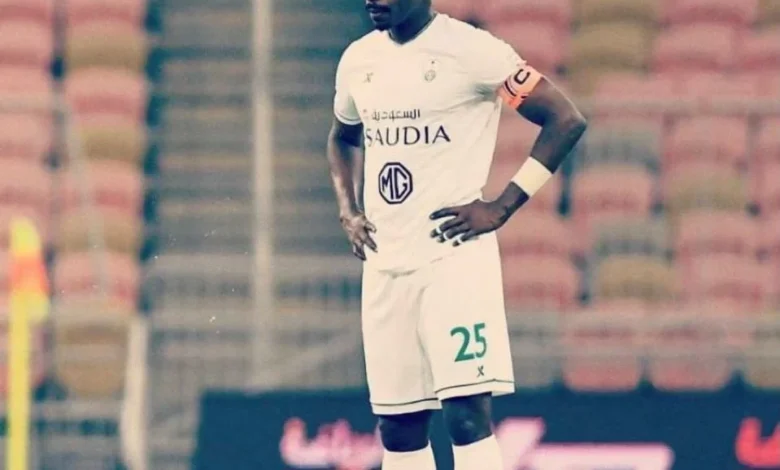 نهاية مسيرة مدافع الأهلي والمنتخب الوطني: وداعاً معتز